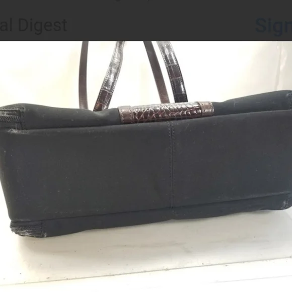 BRIGHTON GUC LRG Heart MESSENGER BAG - Picture 5 of 8